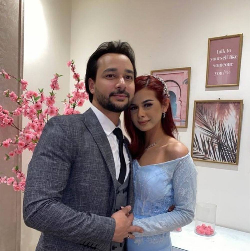 إصابة منة عرفة وزوجها محمود المهدي وأسرتها بكورونا: الوضع صعب