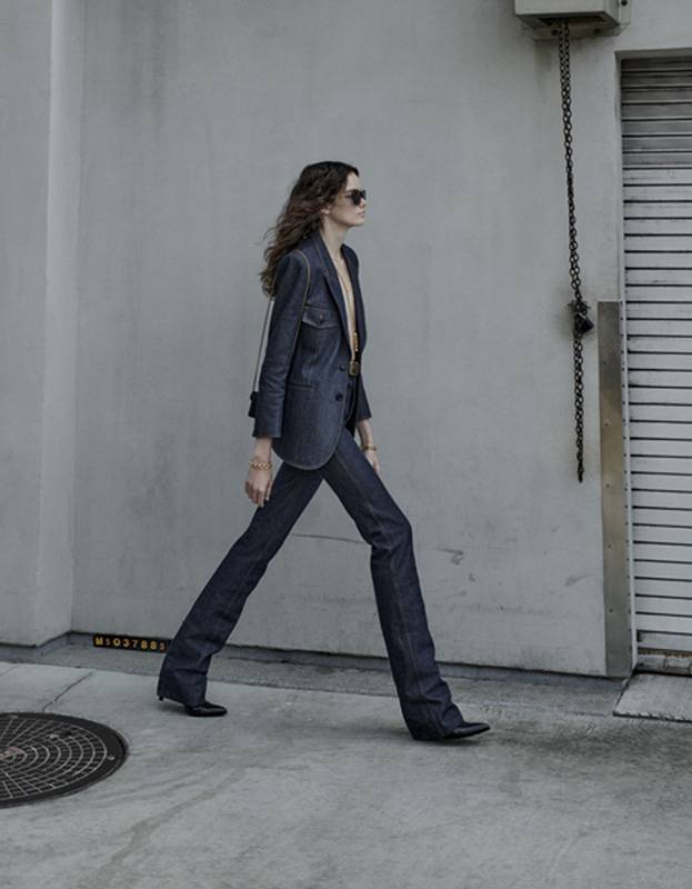 إليكم ما قدّمه المصمّم أنتوني فاكاريللو ضمن مجموعة Saint Laurent SS22 للربيع والصيف