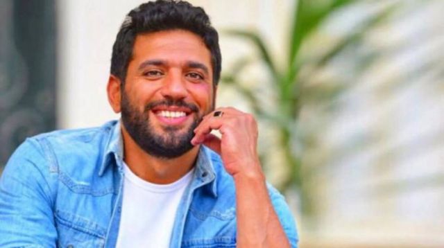 بالفيديو - وصلة رقص بين حسن الرداد وهالة فاخر في كواليس مسرحية 