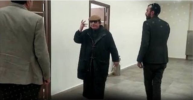 محيي إسماعيل ينفعل على مسئولي معرض الكتاب