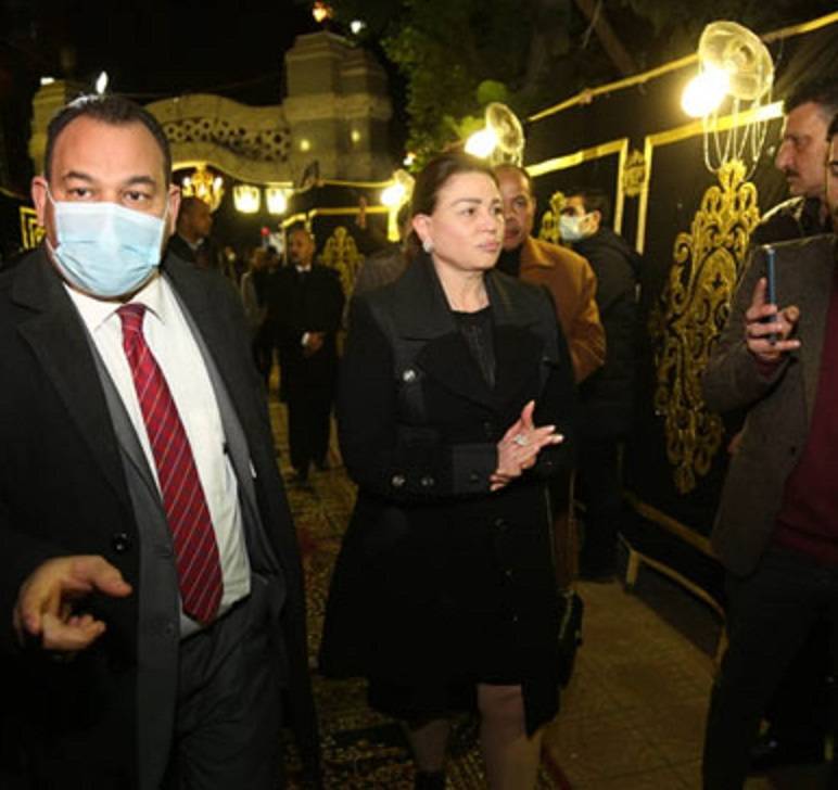 بالصور - هؤلاء النجوم في عزاء وائل الإبراشي رغم مخاطر كورونا