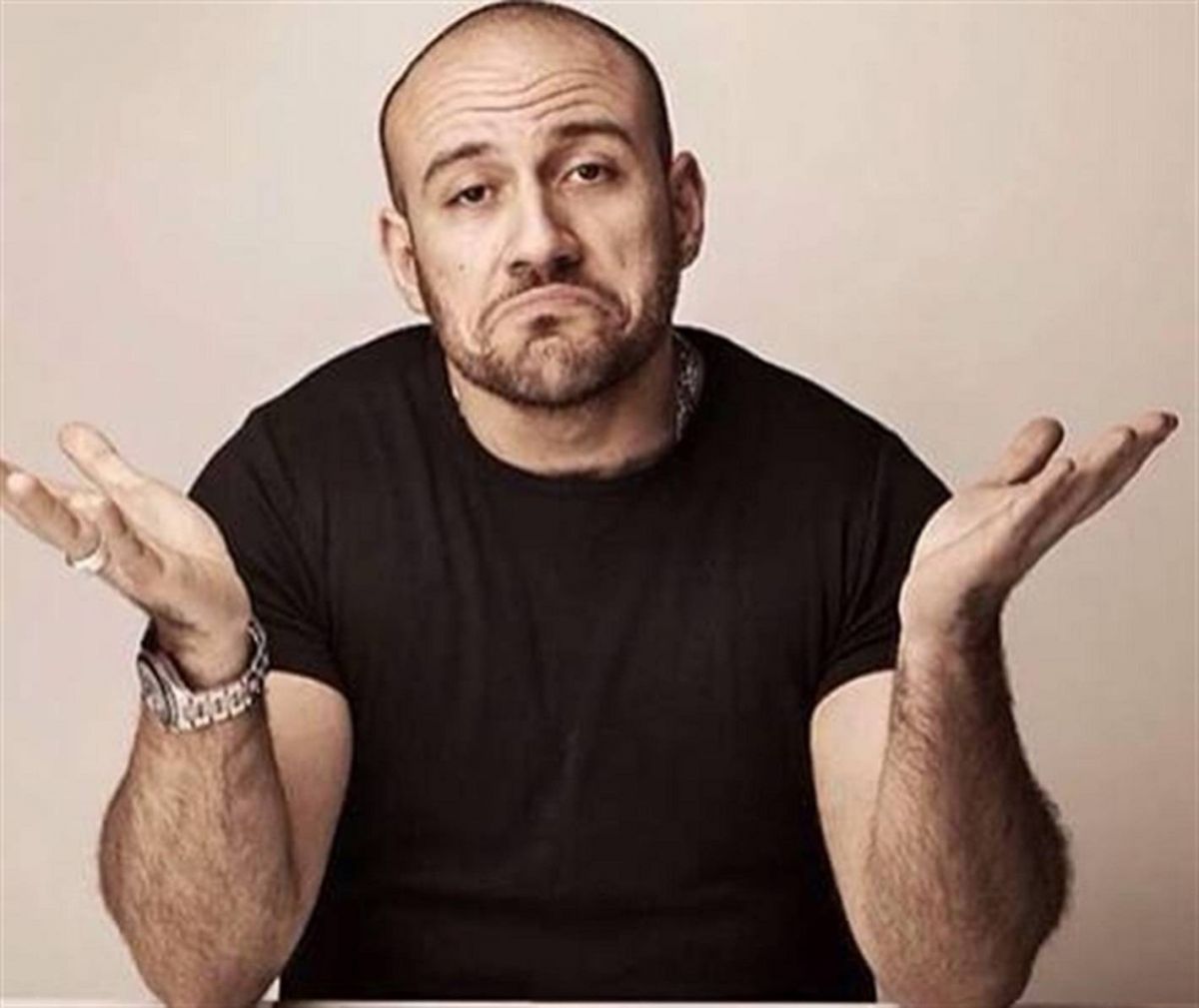 إصابة أحمد مكي وهشام إسماعيل والمخرج بفيروس كورونا تهدّد مشاركة 