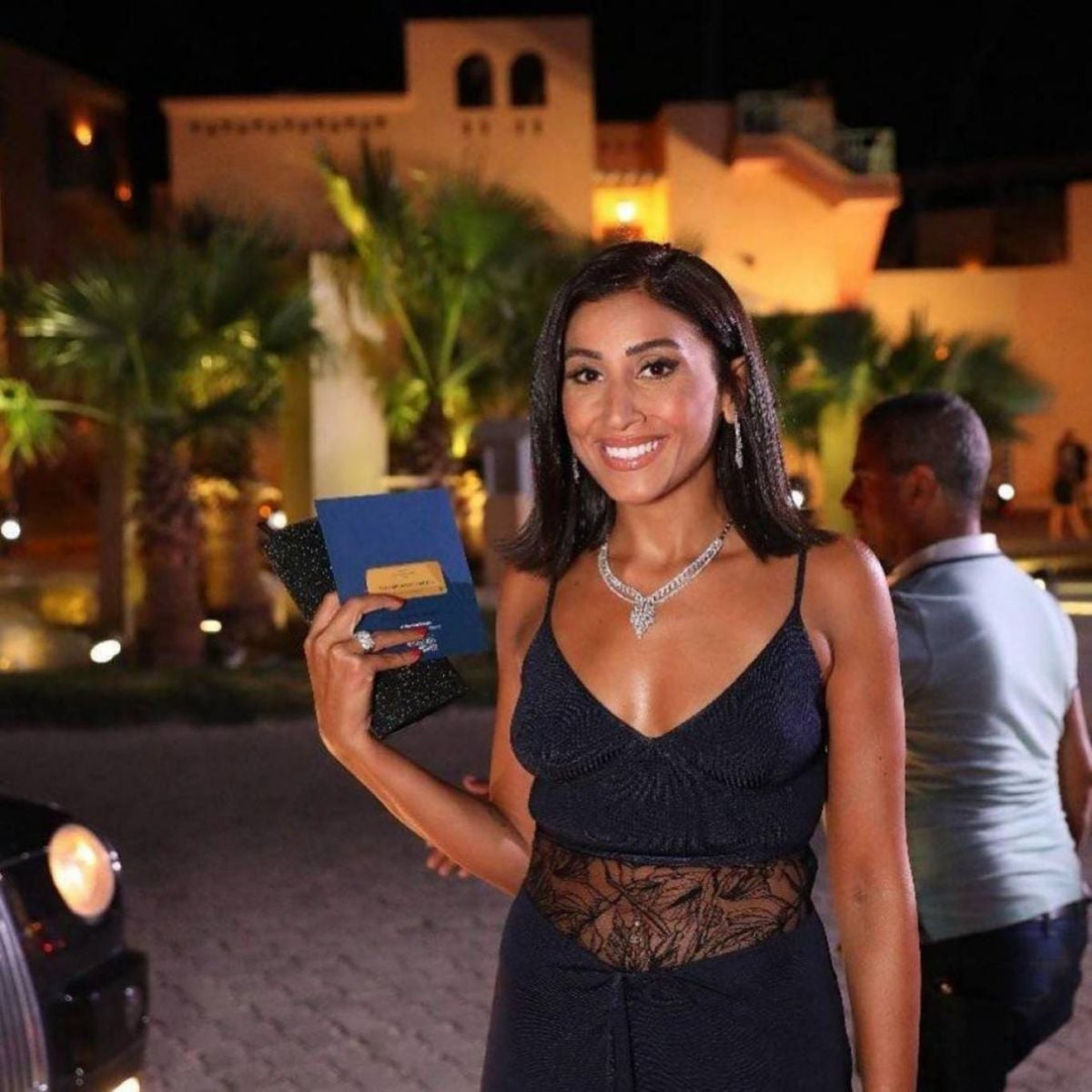 بالفيديو - دينا الشربيني تعلن عن مسابقة بين جمهورها والجائزة مفاجأة