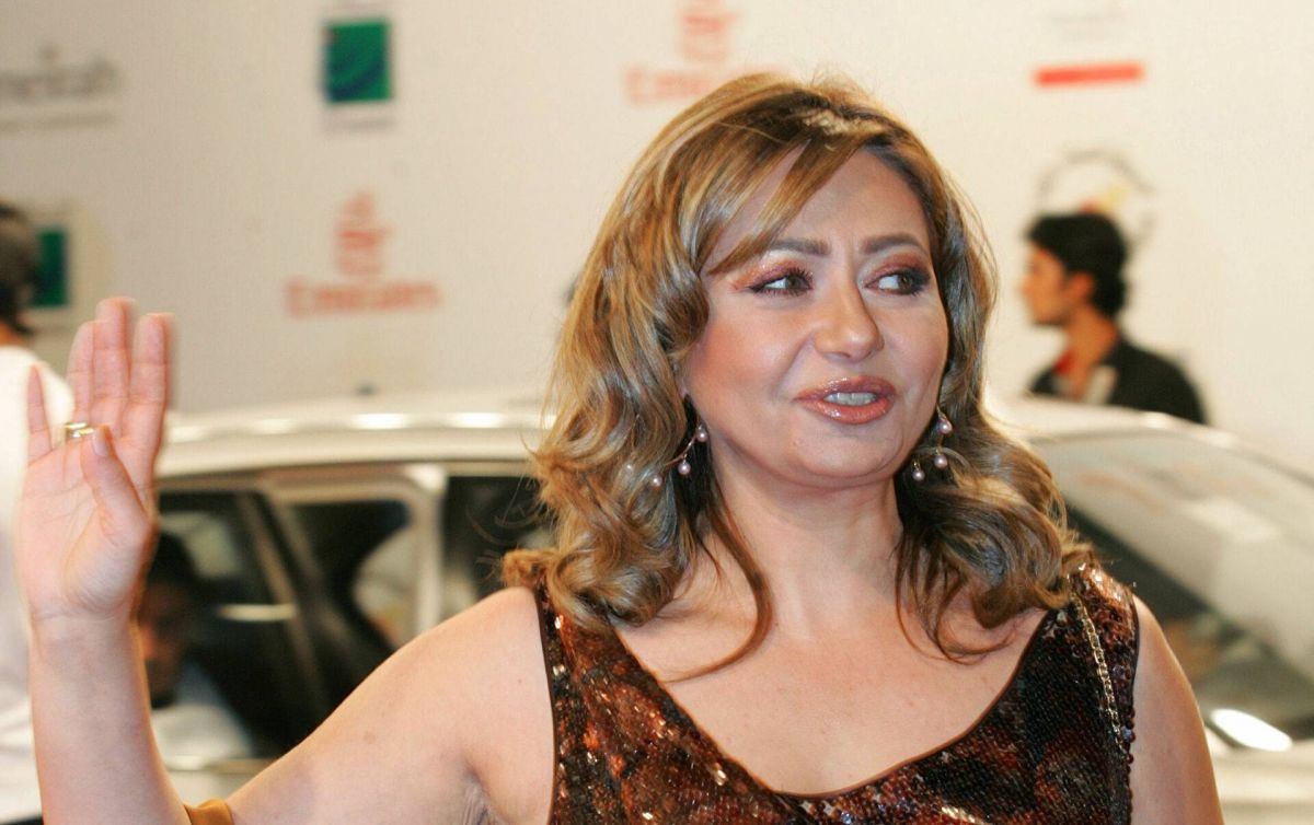 بالفيديو - ليلى علوي حزينة وتعتذر لمنى زكي: 