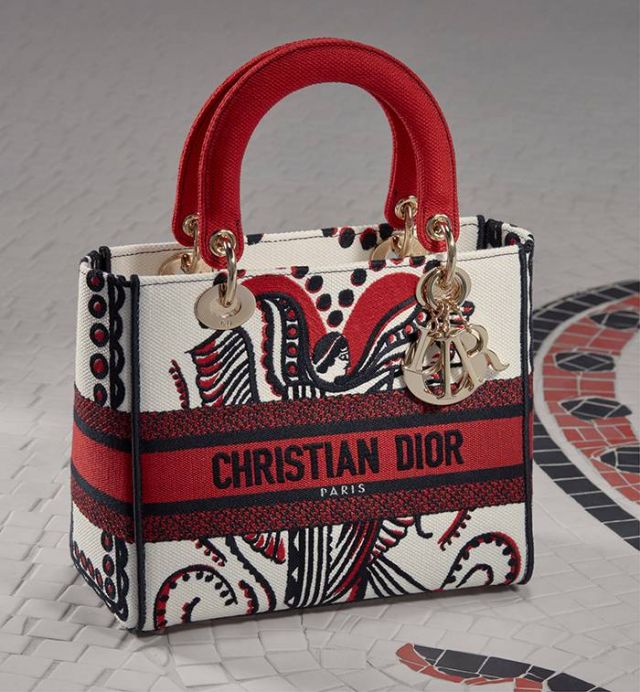 أجمل هدية في شهر الحبّ: مجموعة الكبسولة من 