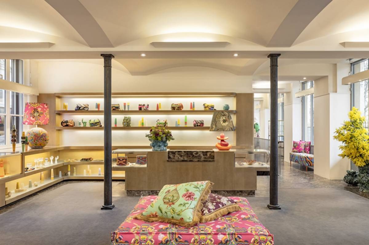 افتتاح أول متجر عالمي لـ RIANNA + NINA في العاصمة الفرنسية باريس