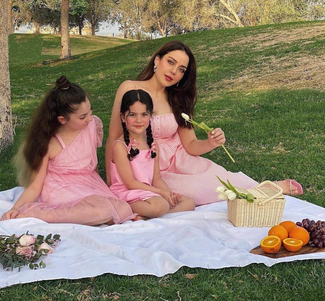 بالفيديو - حفيدة هيفاء وهبي باتت نسخة مصغّرة عنها... شاهدوا جمالها