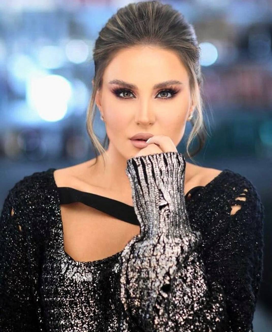 بالصور - تألّقي بالأبيض الجريء على طريقة ديمة قندلفت