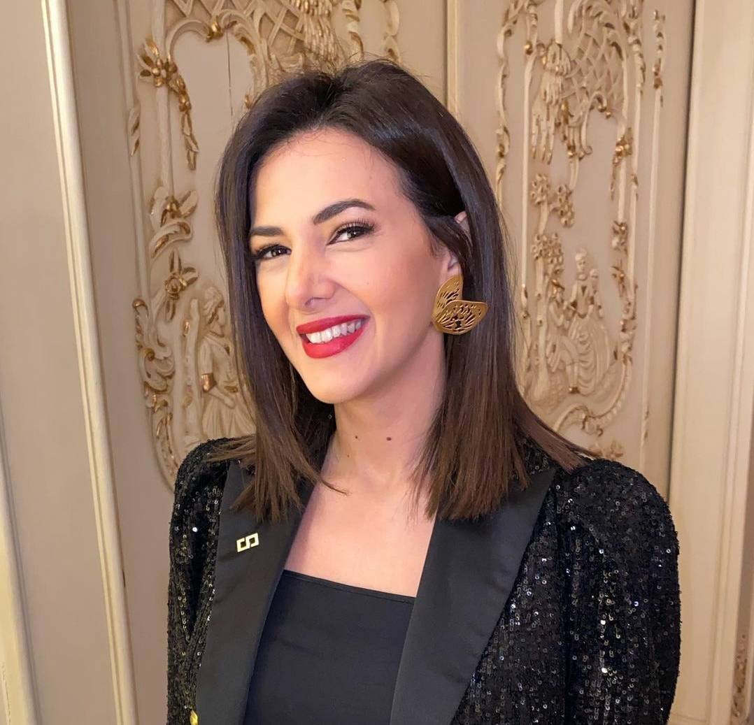 دنيا سمير غانم تخرج من أحزانها بتغيير أسلوب أزيائها