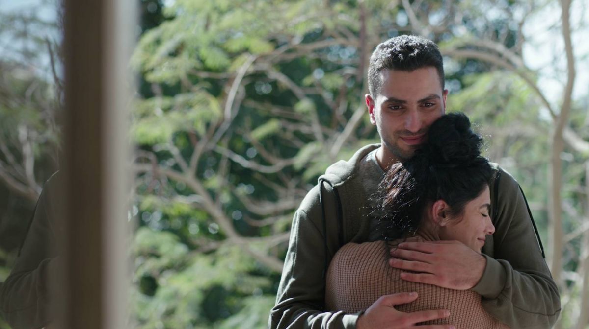 مغامرة شيّقة بين شاب هارب من المشاكل العائلية وفتاة غريبة الأطوار ضمن فيلم 