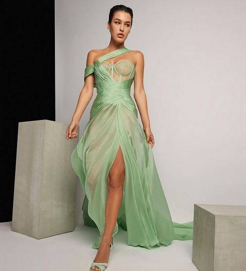 بالصور - شاهدي مجموعة رامي العلي المميّزة لربيع وصيف 2022