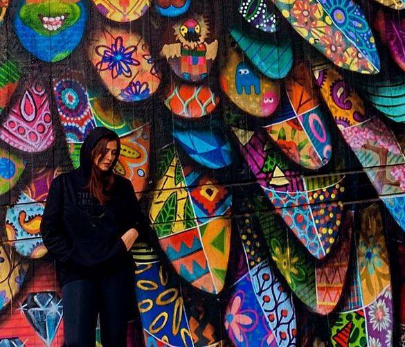 بالصور - ياسمين عبد العزيز تدعم منى زكي في أزمتها بطريقتها الخاصة