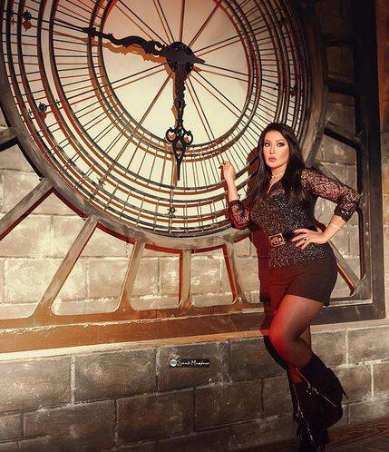 بالفيديو - سمية الخشاب تُحدث ضجة بفيديو راقص... وسخرية من ديكور منزلها