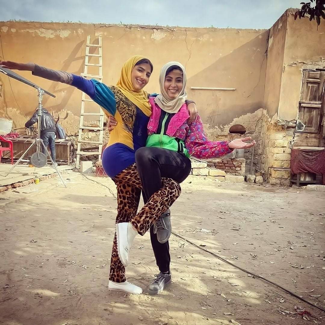 مي عمر تسخر من صورتها مع روبي والأخيرة تردّ