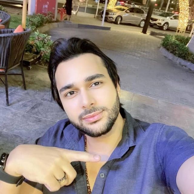 محمود المهدي: 