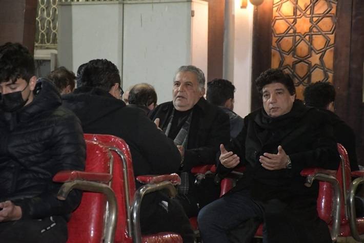 بالصور - غياب ملحوظ لنجوم الغناء عن عزاء والدة الملحن عمرو مصطفى