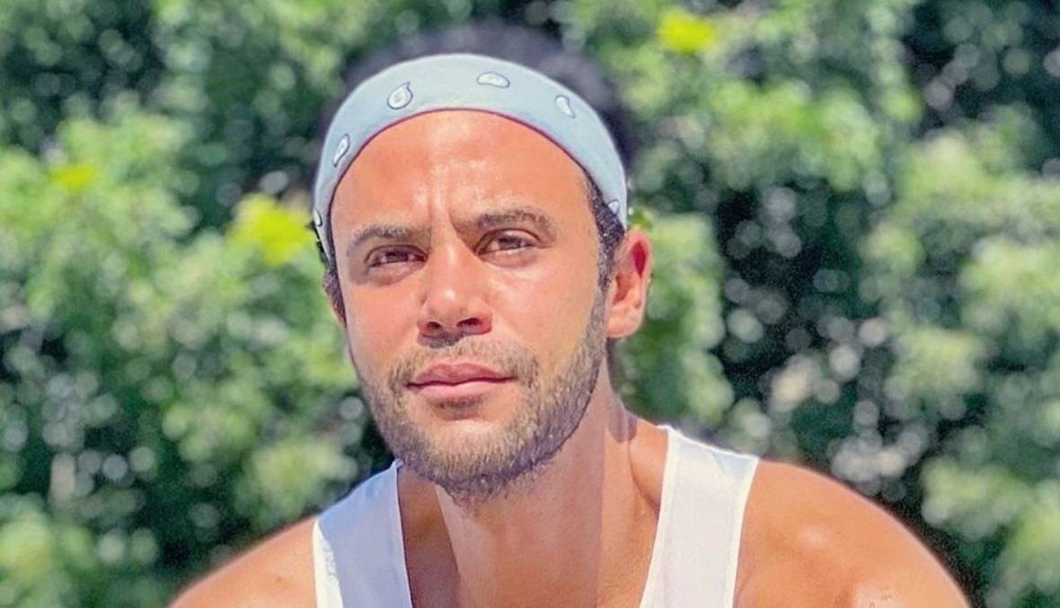 بالفيديو - الجمهور يمنع محمد إمام من التصوير وهو يعلّق