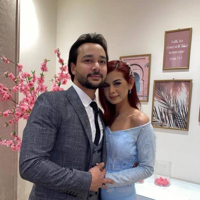 التعليق الأول لمنة عرفة على خبر انفصالها