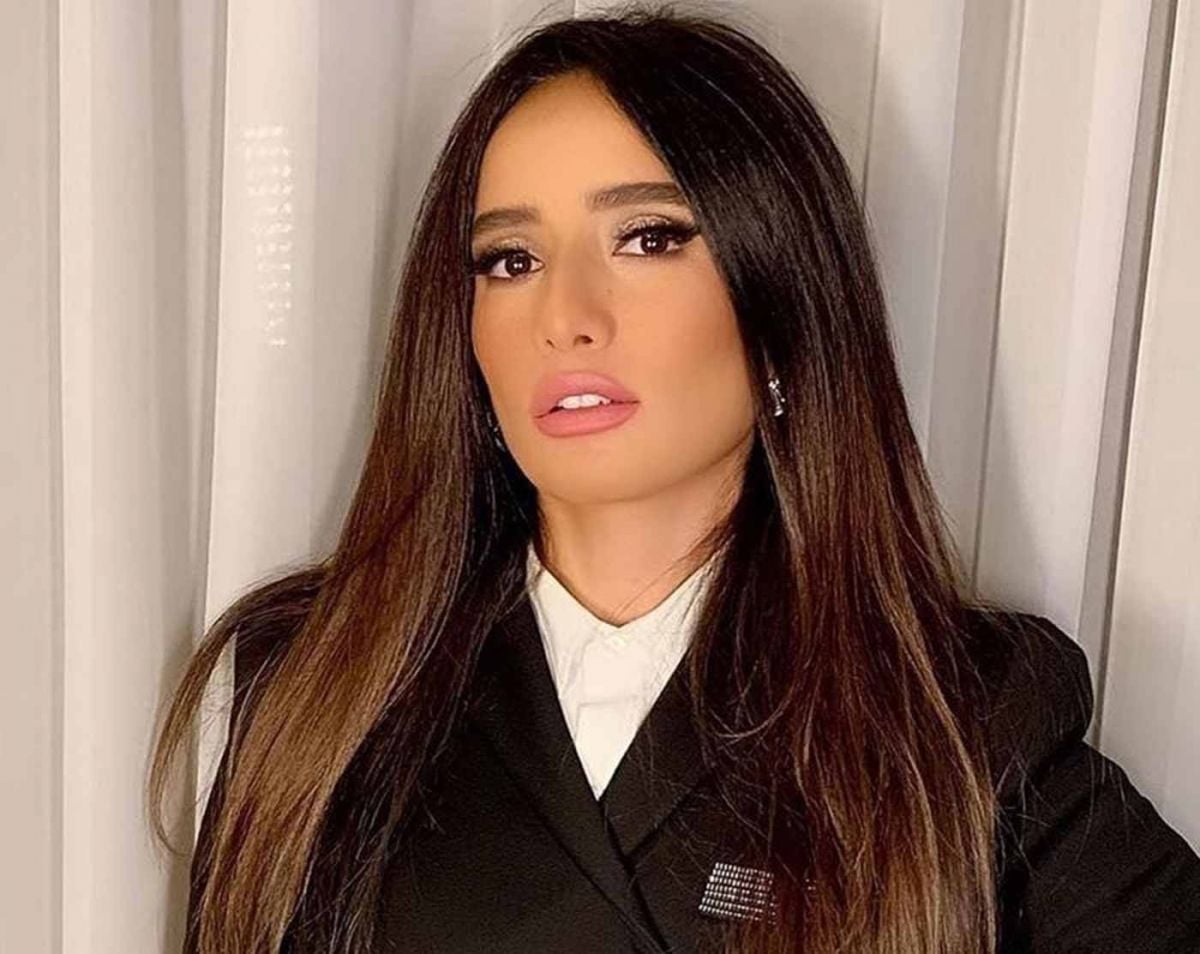 زينة تحتفل بمناسبة 