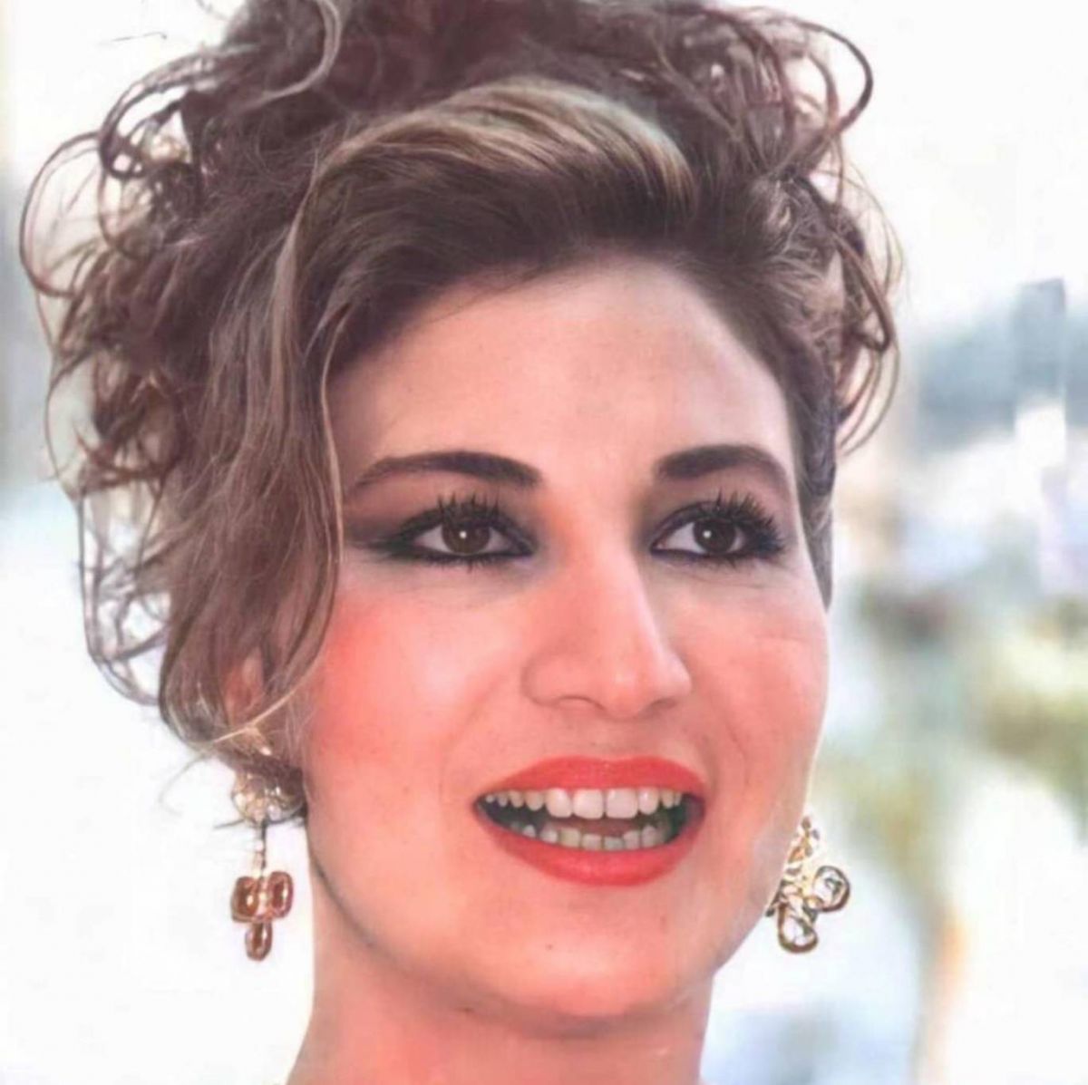 فنانة مصرية تُحدث ضجة بطريقة نعيها جالا فهمي: 