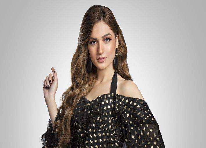 هجوم قاسٍ على ياسمين عز بعد دفاعها عن 