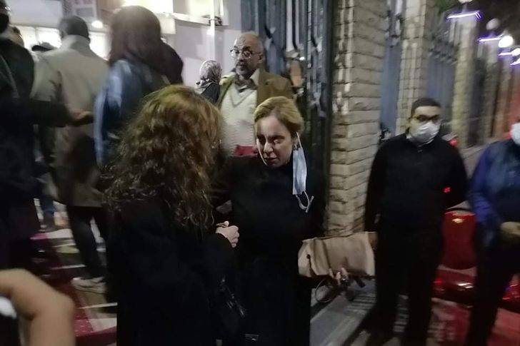 شمس البارودي وحسن يوسف يغيبان عن عزاء شقيقها وريم البارودي تحضر