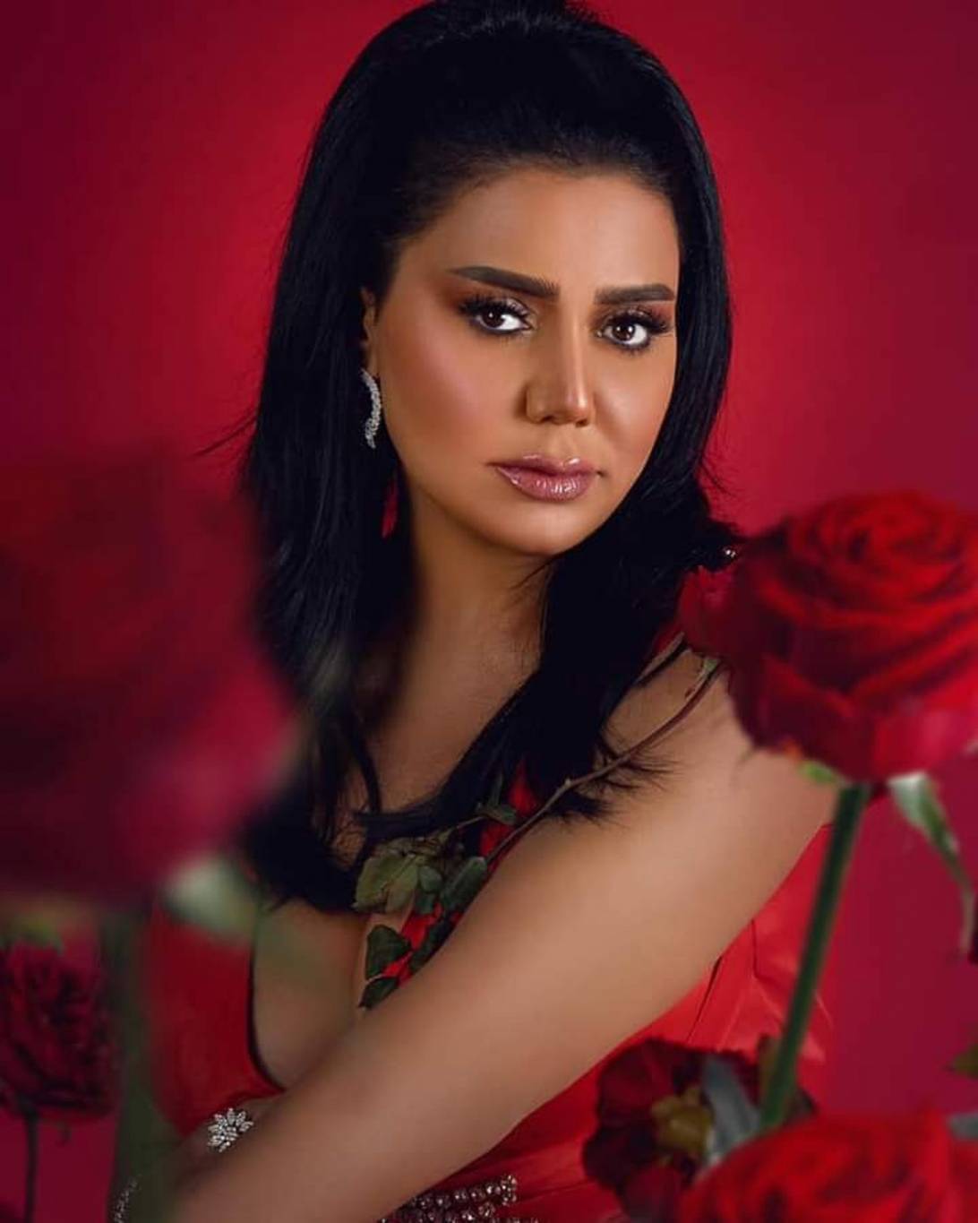 رانيا يوسف تُشعل مواقع التواصل بـ