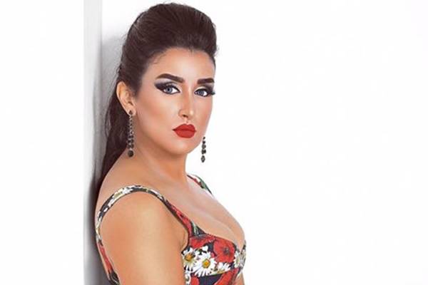 جيهان خليل تثير الجدل بظهورها حاملاً في فيديو عفوي... هكذا بدت