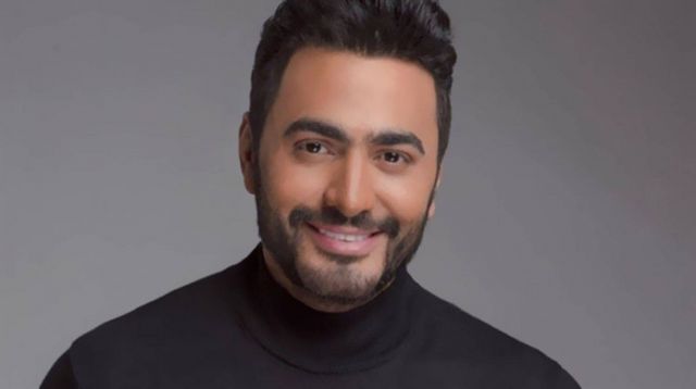 هكذا دعم تامر حسني شابة تجوب مصر سيراً على الأقدام