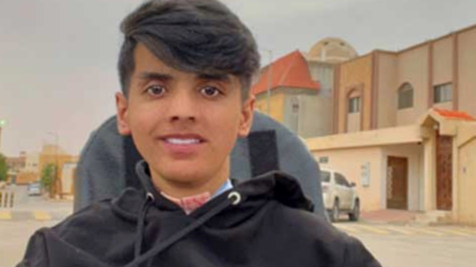 وفاة السعودي عز القحطاني بعد معاناة مع السرطان والشلل