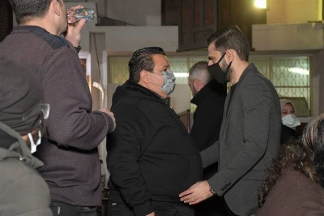 خالد جلال يقدم العزاء في والدة عمرو مصطفى