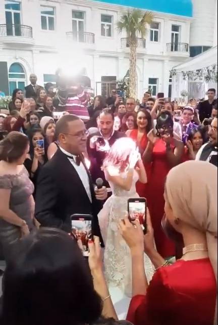 بالفيديو - أشرف عبد الباقي يحتفل بزفاف ابنته بحضور القليل من الفنانين