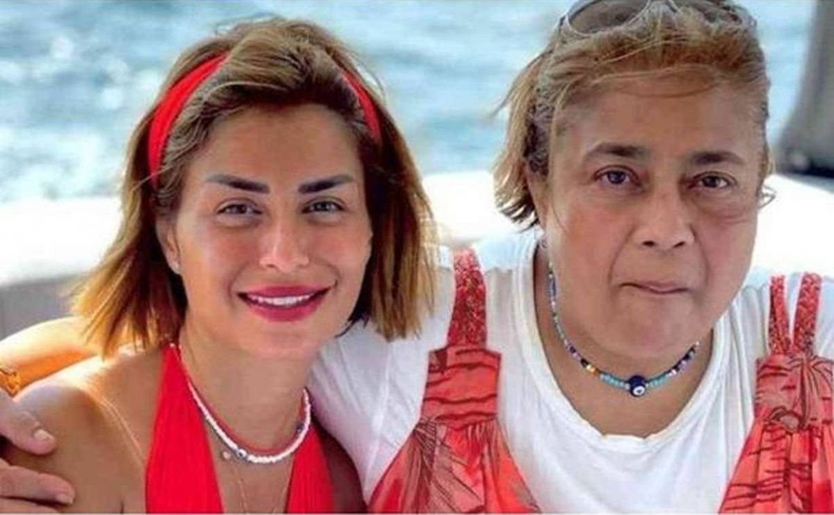 بالفيديو - منة فضالي تحتفل بميلاد والدتها: 