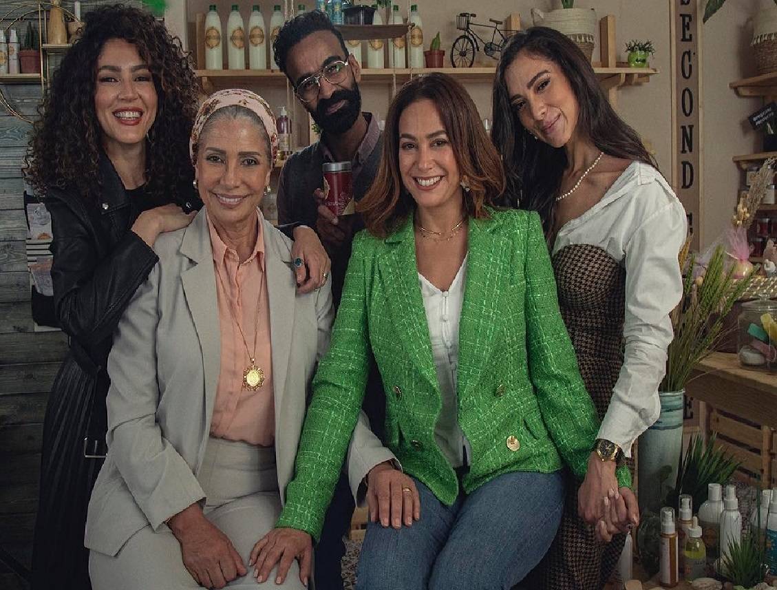 بالفيديو - أبطال مسلسل 