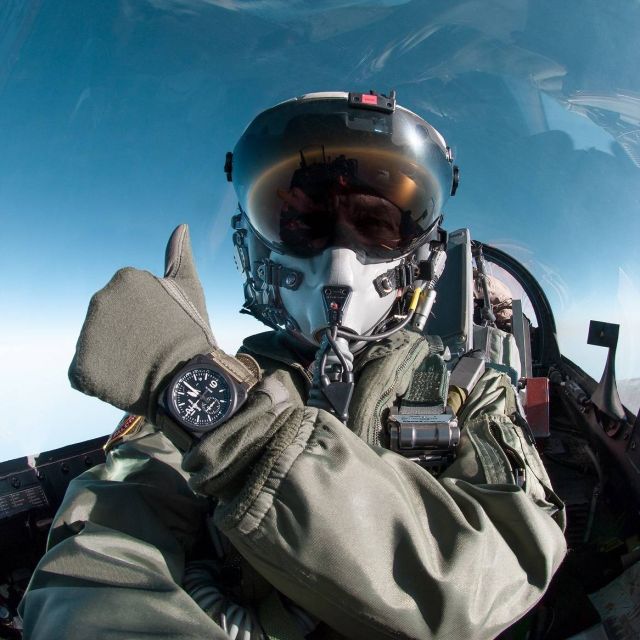 شراكة بين علامة BELL & ROSS للساعات مع GRID LEGENDS لضبط الوقت وتفعيل اللعبة