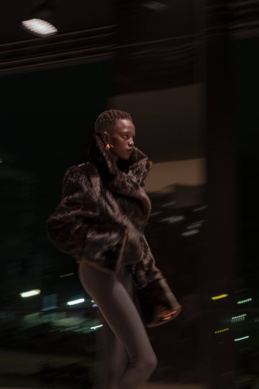 في باريس: أنتوني فاكاريللو يقدّم موضة ٢٠٢٢ من سان لوران