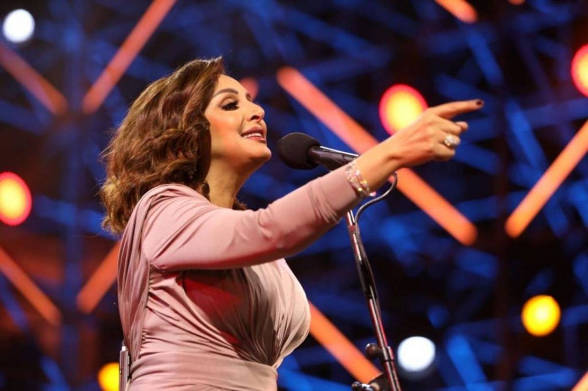 بالفيديو - في حفل قصر عابدين.. أنغام تعاتب فرقتها الموسيقية بحدة