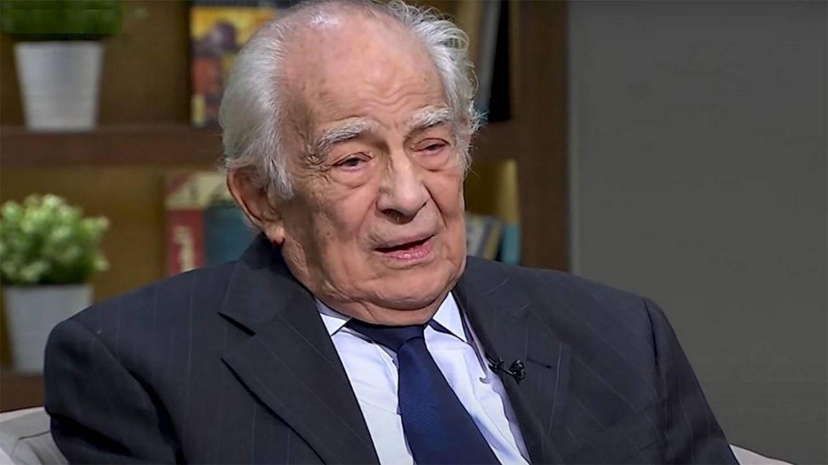 عاجل - إلزام ابنة رشوان توفيق برد 894 ألف جنيه لوالدها