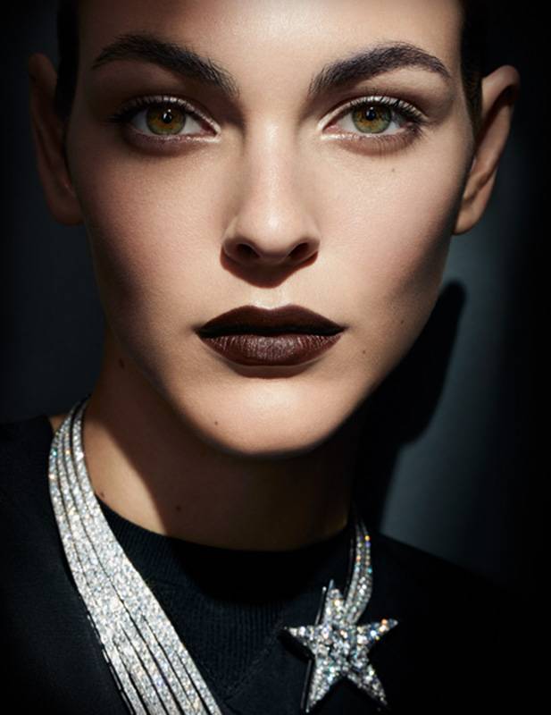 ثورة حمراء في أحمر الشفاه