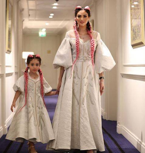 بالصور - مريم حسين تحتفل بميلاد ابنتها التي باتت نسخة عنها... التجهيزات رائعة