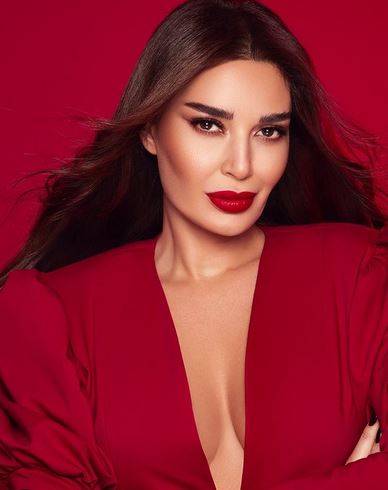 بالفيديو - سيرين عبد النور تواصل الاحتفال بيوم ميلادها في حفل بسيط