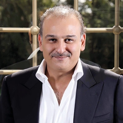 جمال سليمان يستعين بماكيير أجنبي