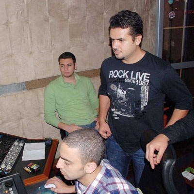 سامو زين بثلاث لغات