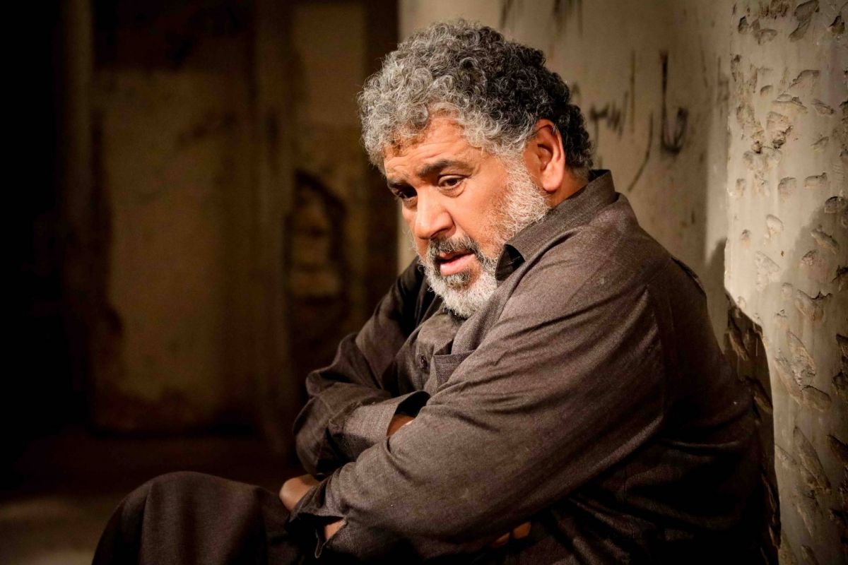 رجل يخرج من السجن ويبدأ رحلة البحث عن ماضيه الهارب في مسلسل 