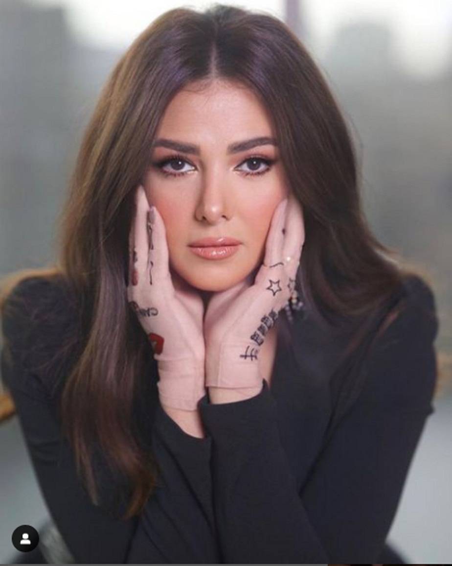 دنيا سمير غانم تدعو لوالديها في أول جمعة من 