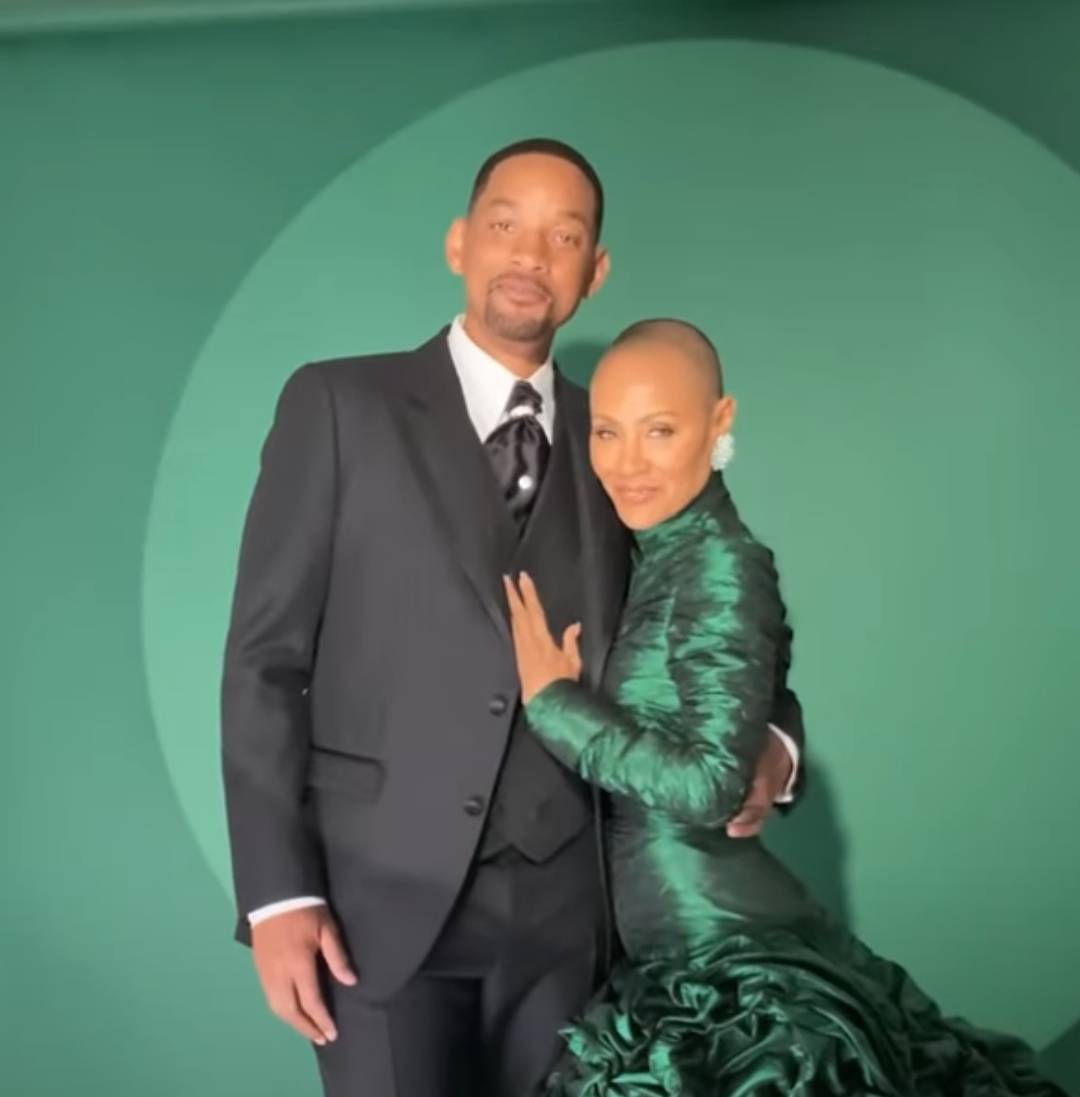 بالفيديو - ويل سميث يلكم زميله على المسرح دفاعاً عن زوجته