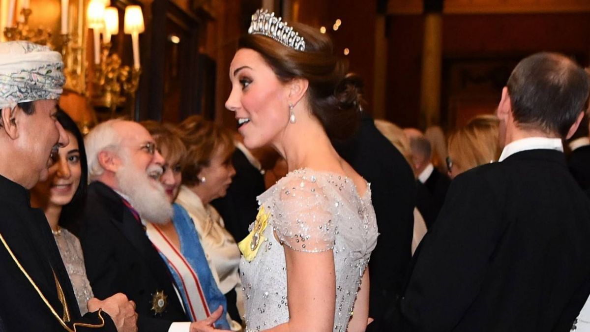 أناقة أميرية بتوقيع بريطاني Kate Middleton X Jenny Packham