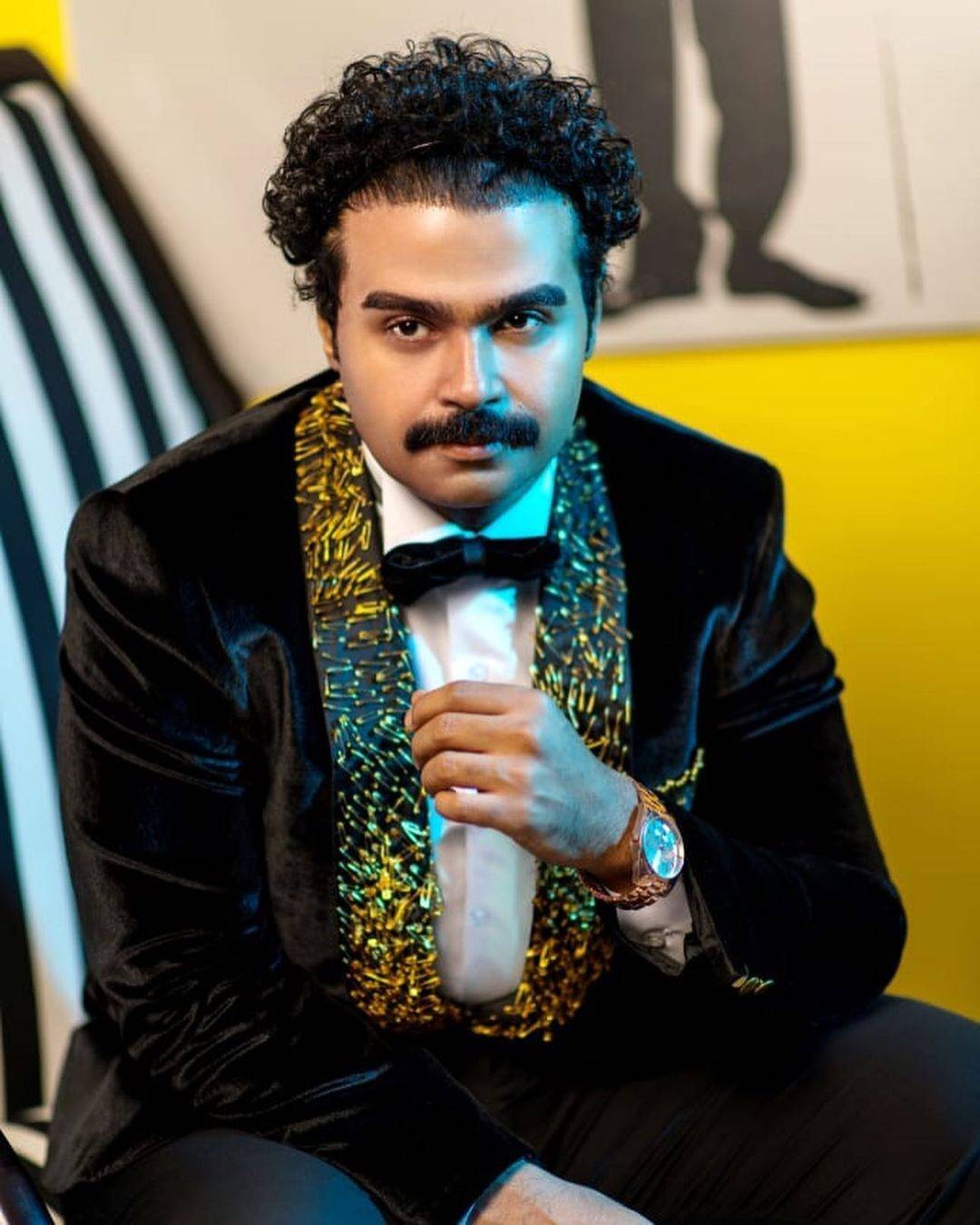 إسلام ابراهيم يطلب الدعاء لوالده بعد دخوله العناية المركزة