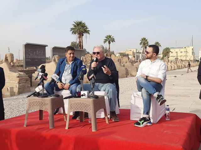 حسين فهمي في ندوته 2