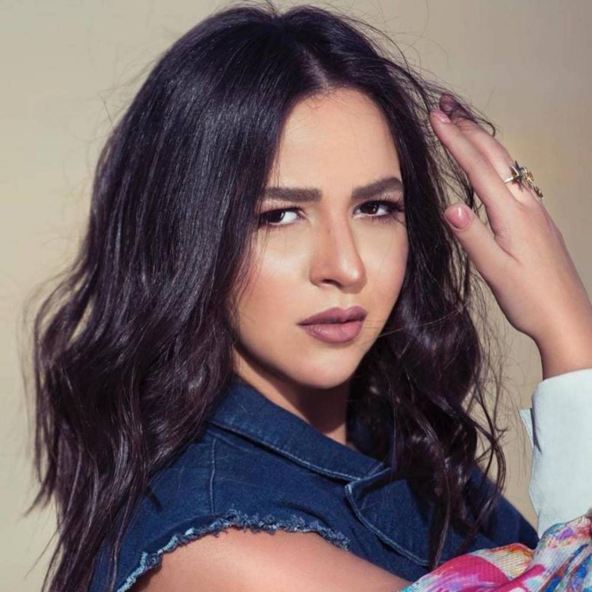 إيمي سمير غانم تحذّر من حسابات تنتحل اسمها: 